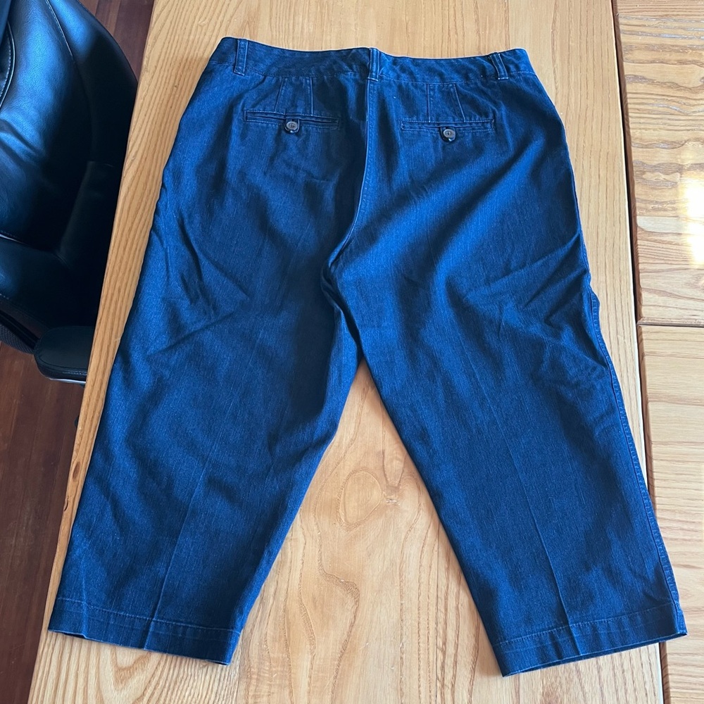 Women's denim Blue capris Cato size 12 - Picture 5 of 8
